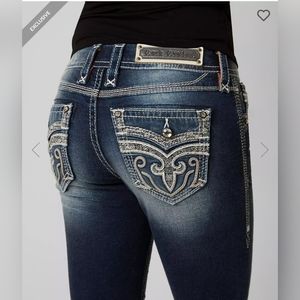 ROCK REVIVAL Buckle Jeans TALI  Mid-rise Boot 27 EUC Sanding Whiskering